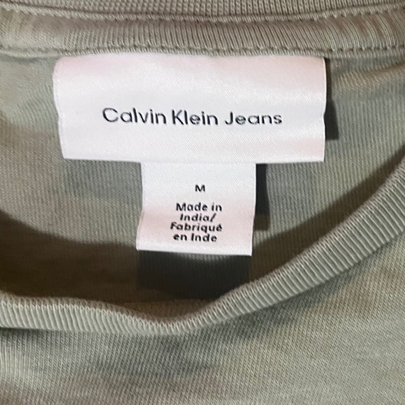 Calvin Klein Jeans Designer t-shirt. Army green. medium - Picture 3 of 4